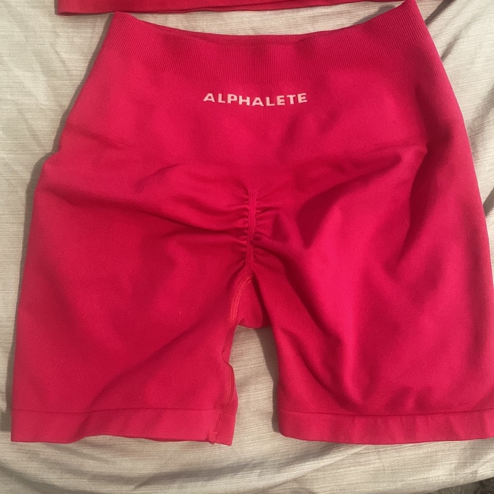 Pink scrunch alphalete short